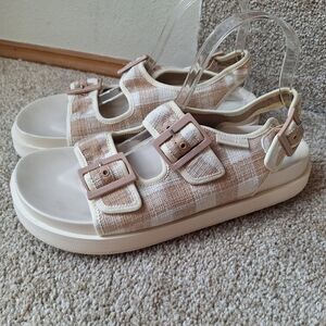Charles And Keith Womens Tan/Cream Gingham Platform Buckle Sandals Size 41 (11)